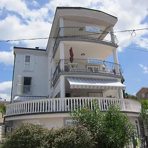 Antonia Apartman
